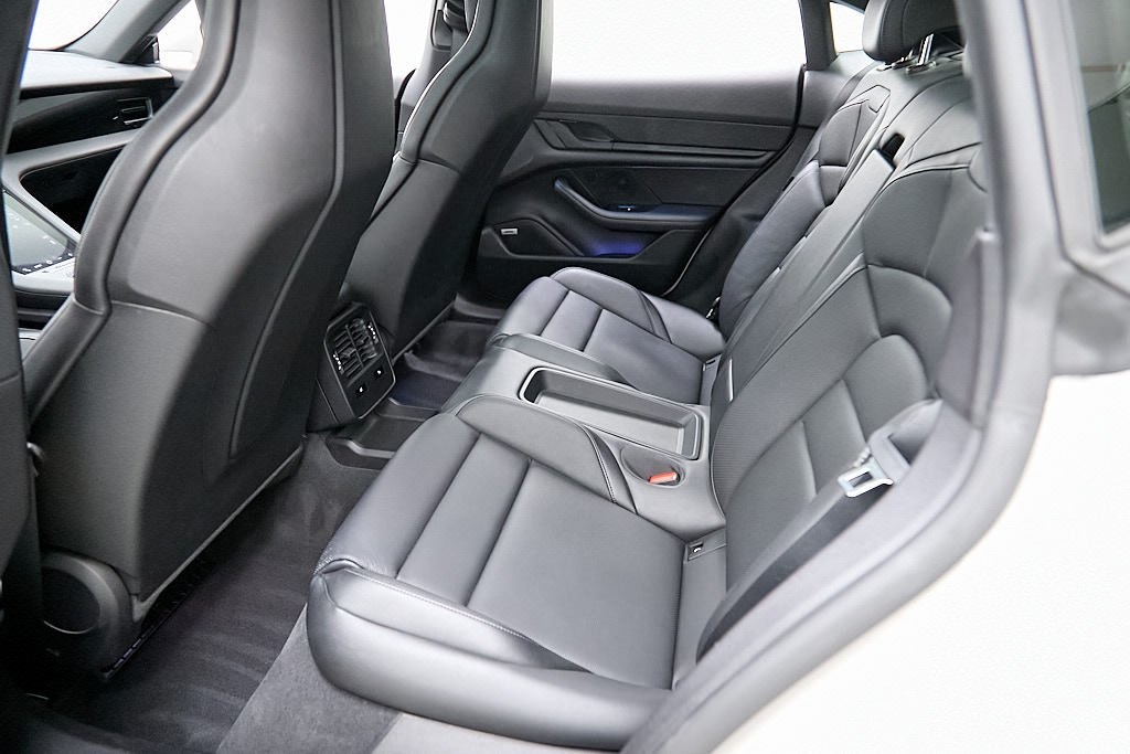 2022 PORSCHE TAYCAN - Image 37