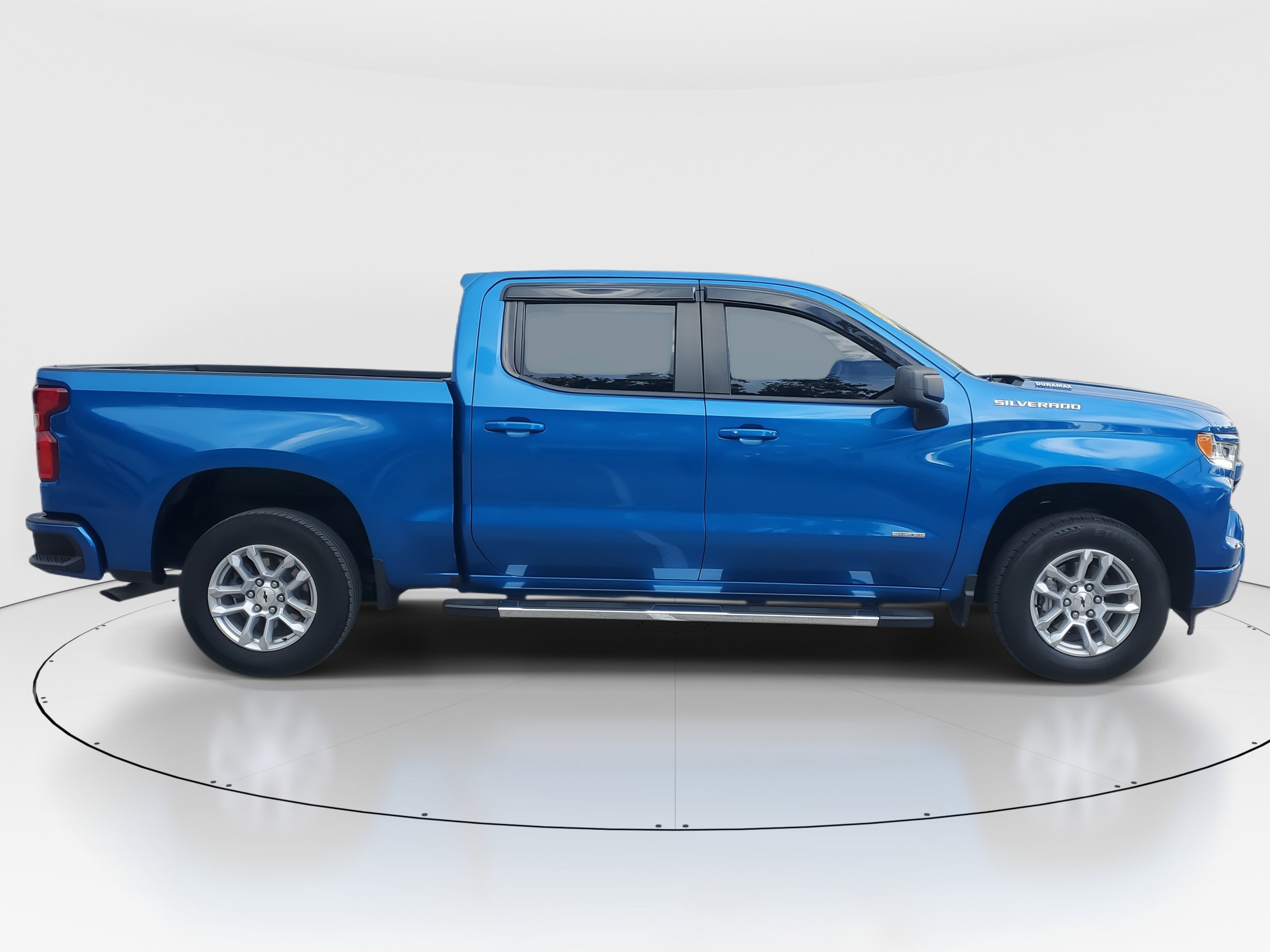 2023 Chevrolet Silverado 1500 RST photo 2