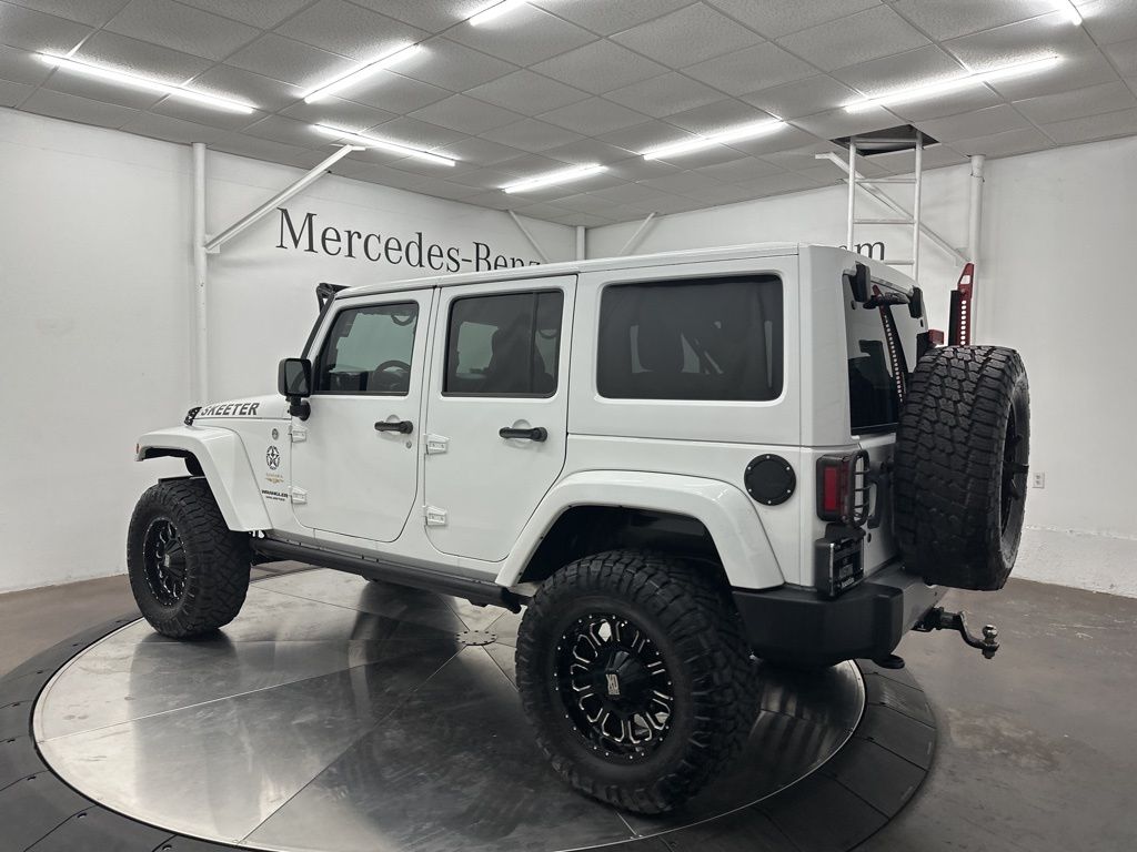 2014 Jeep Wrangler Unlimited Sahara photo 5