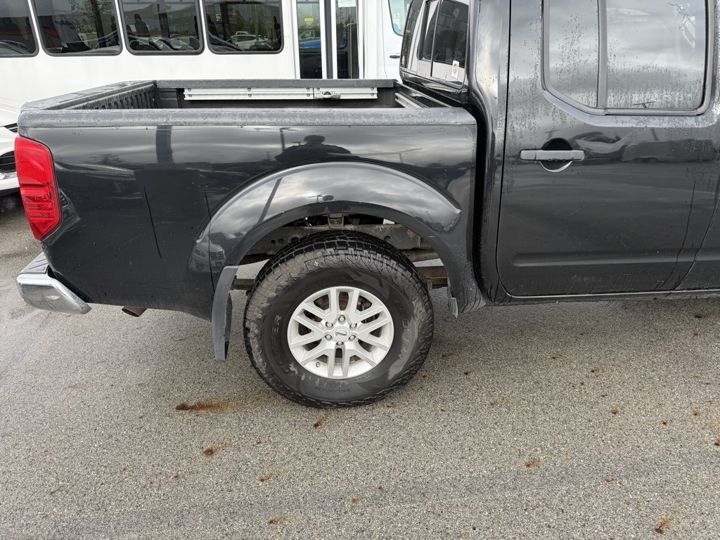 2017 Nissan Frontier SV photo 8
