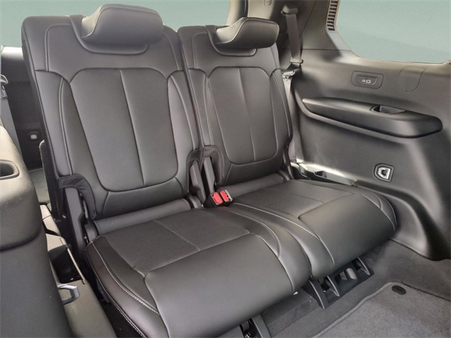 2025 Jeep Grand Cherokee Limited photo 28