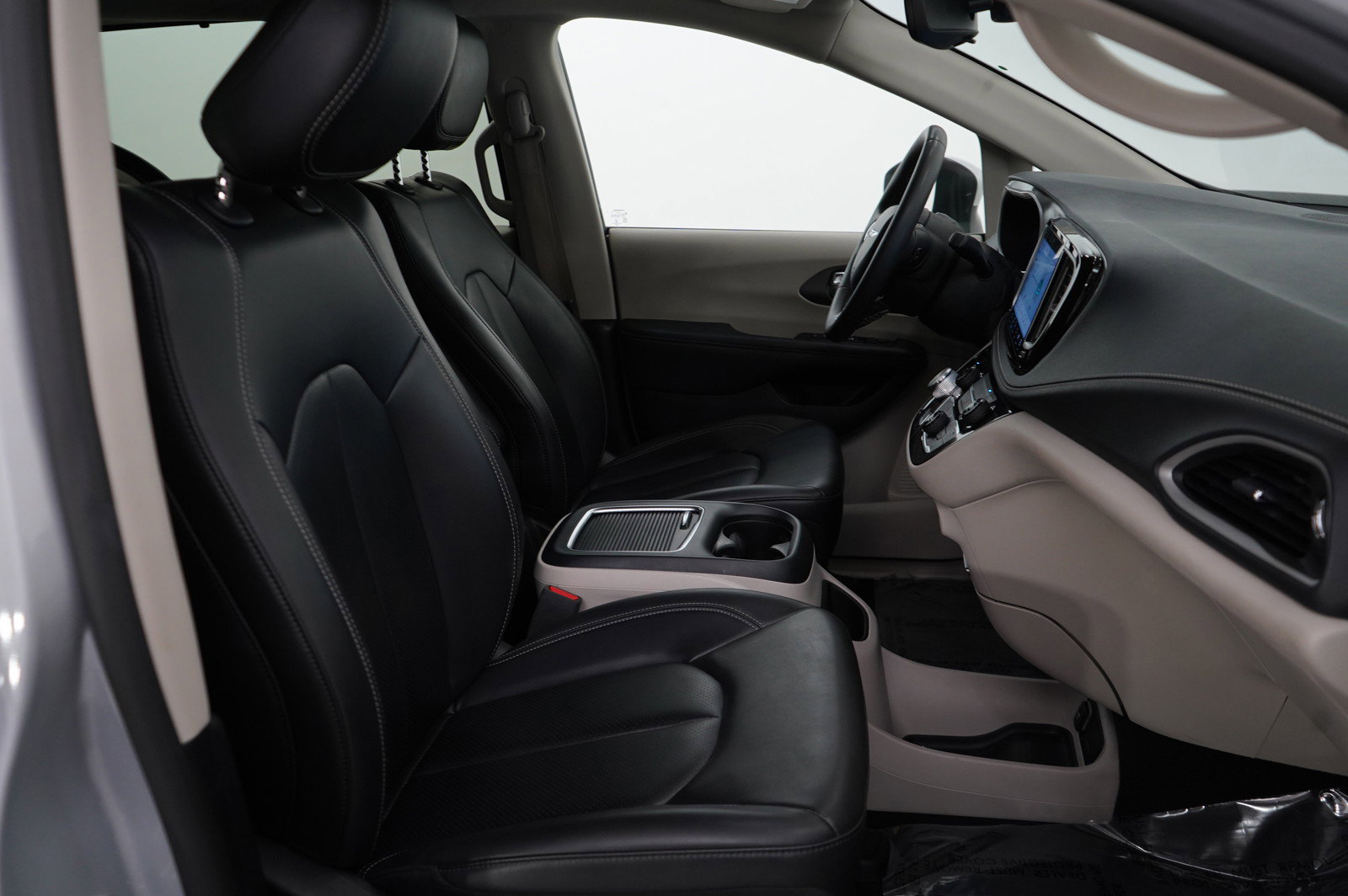 2023 Chrysler Pacifica Touring L photo 10