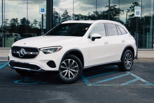 2024 Mercedes-Benz GLC GLC 300's photo