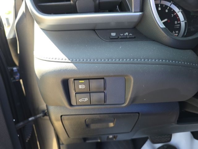 2021 Toyota Highlander XLE photo 21