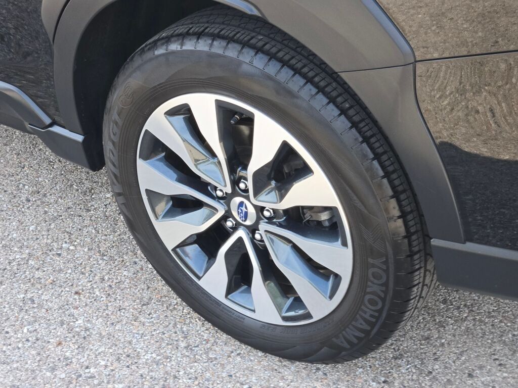 2023 Subaru Outback Touring XT photo 11