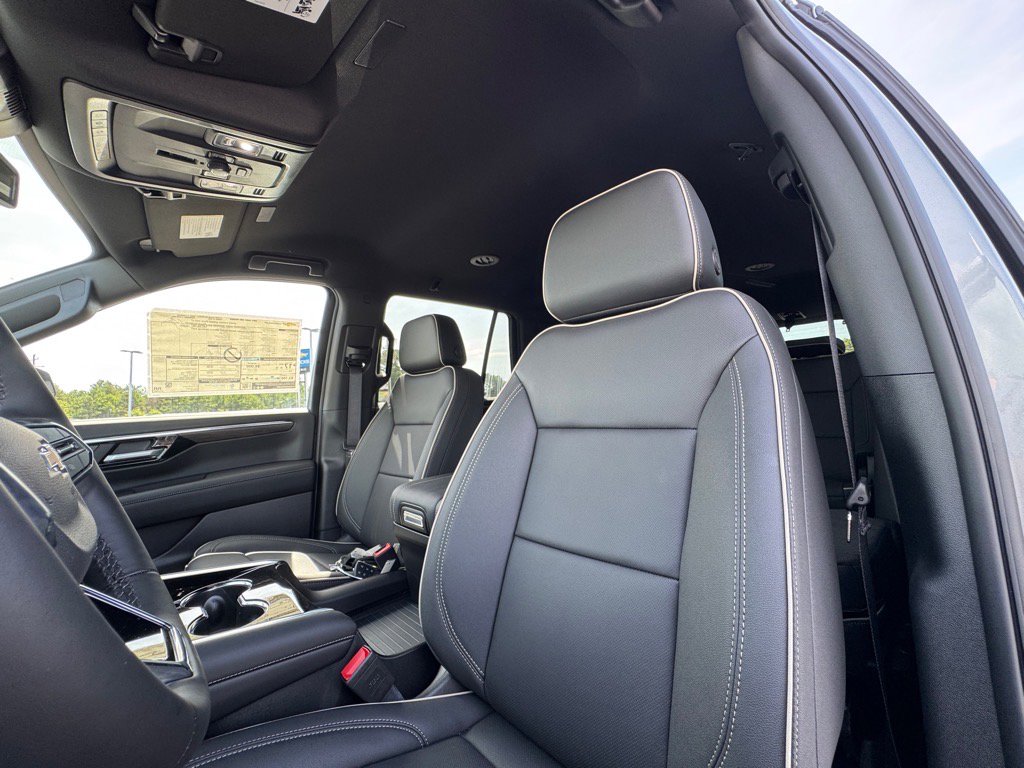 2025 Chevrolet Tahoe Premier photo 13