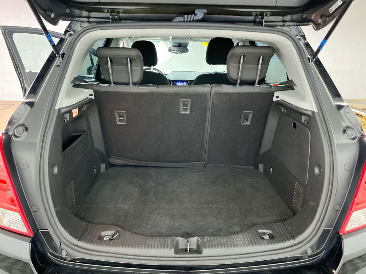 2021 Chevrolet Trax LS photo 30