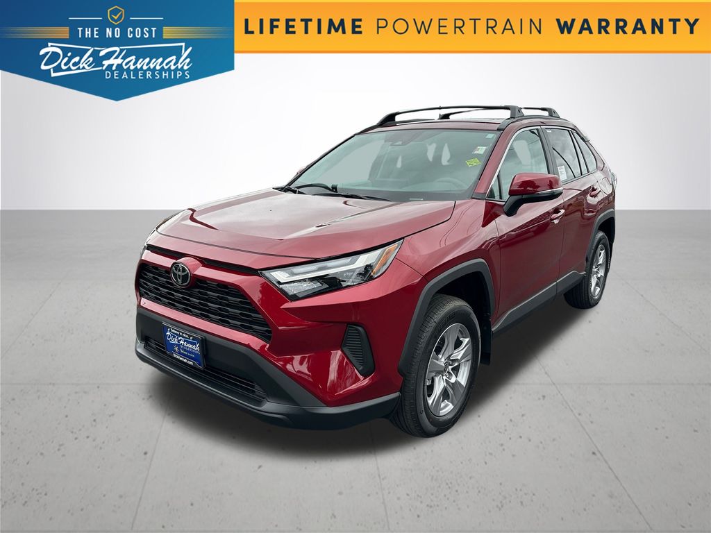 2025 Toyota RAV4 XLE's photo
