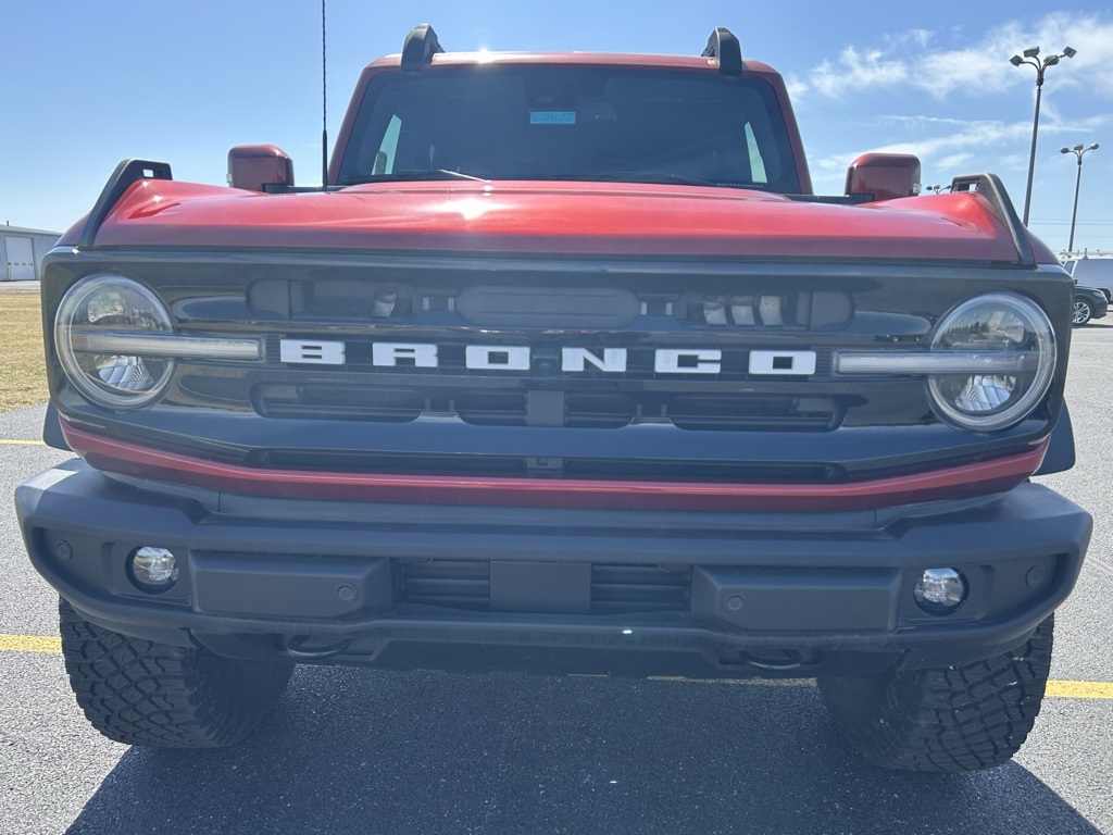 2024 Ford Bronco Outer Banks photo 2