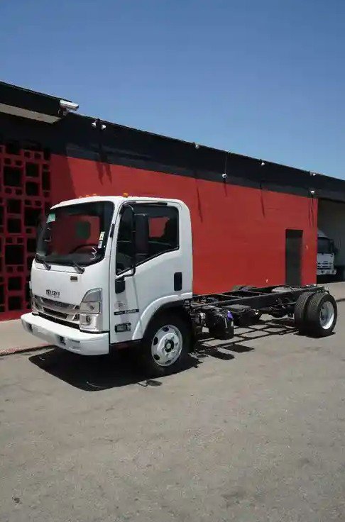 2024 Isuzu NRR Standard photo 3