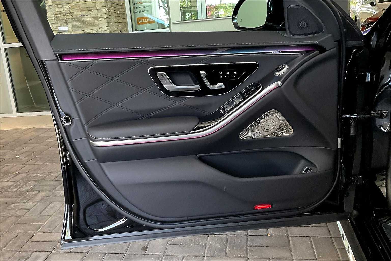 2025 Mercedes Benz S AMG 63 4MATIC photo 10