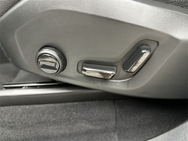 2025 Volvo XC90 AWD Plus photo 4