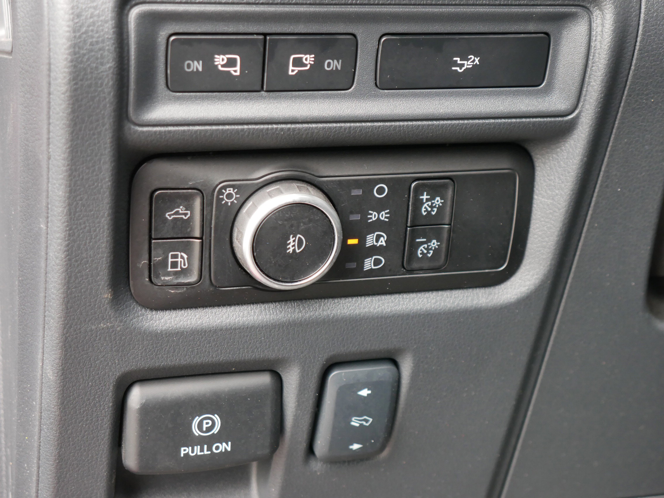 2024 Ford F-150 Lariat photo 4