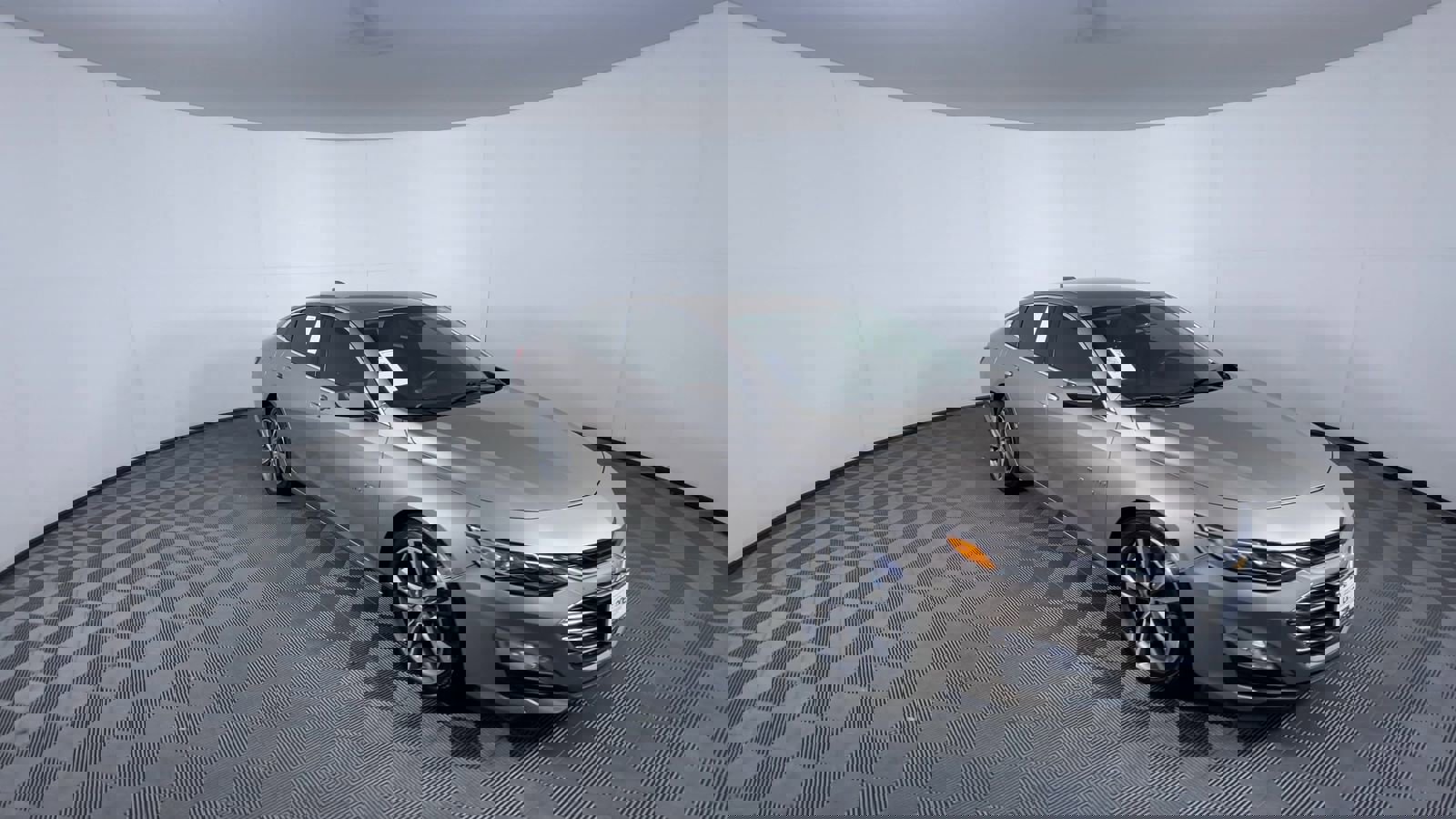 2023 Chevrolet Malibu Premier photo 2