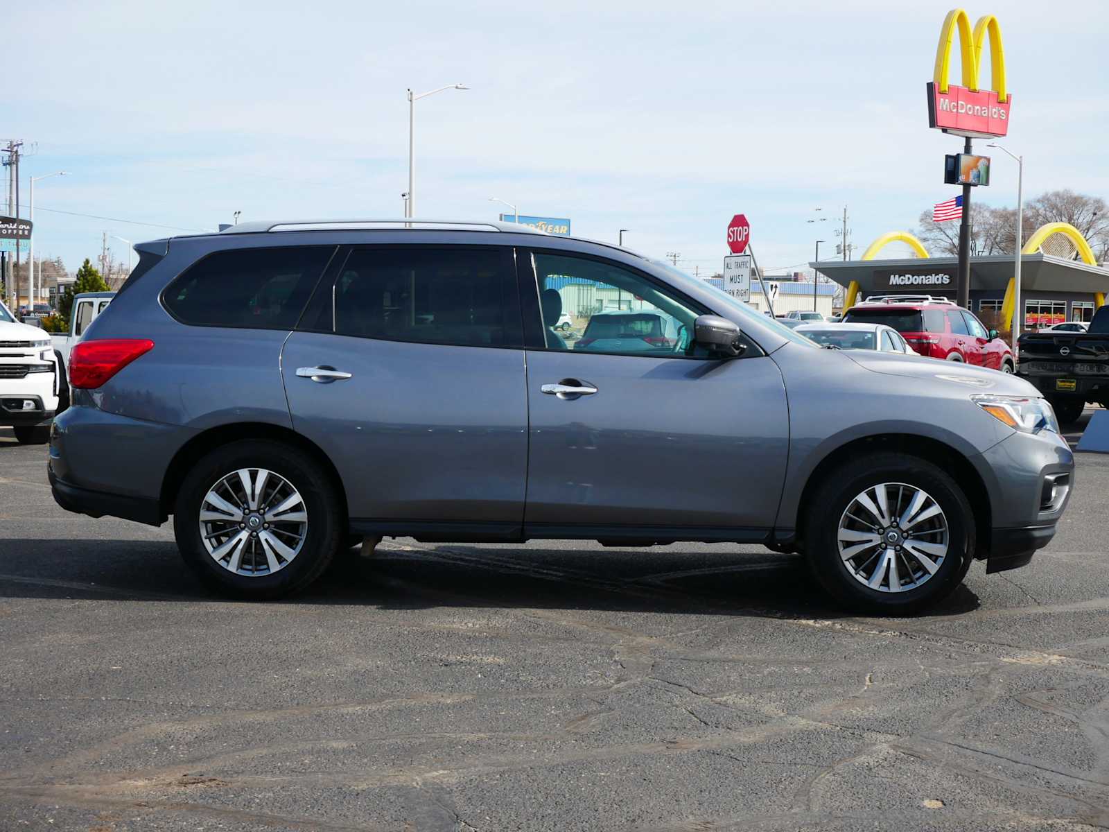 Used 2020 Nissan Pathfinder SL with VIN 5N1DR2CM2LC594980 for sale in Brainerd, Minnesota