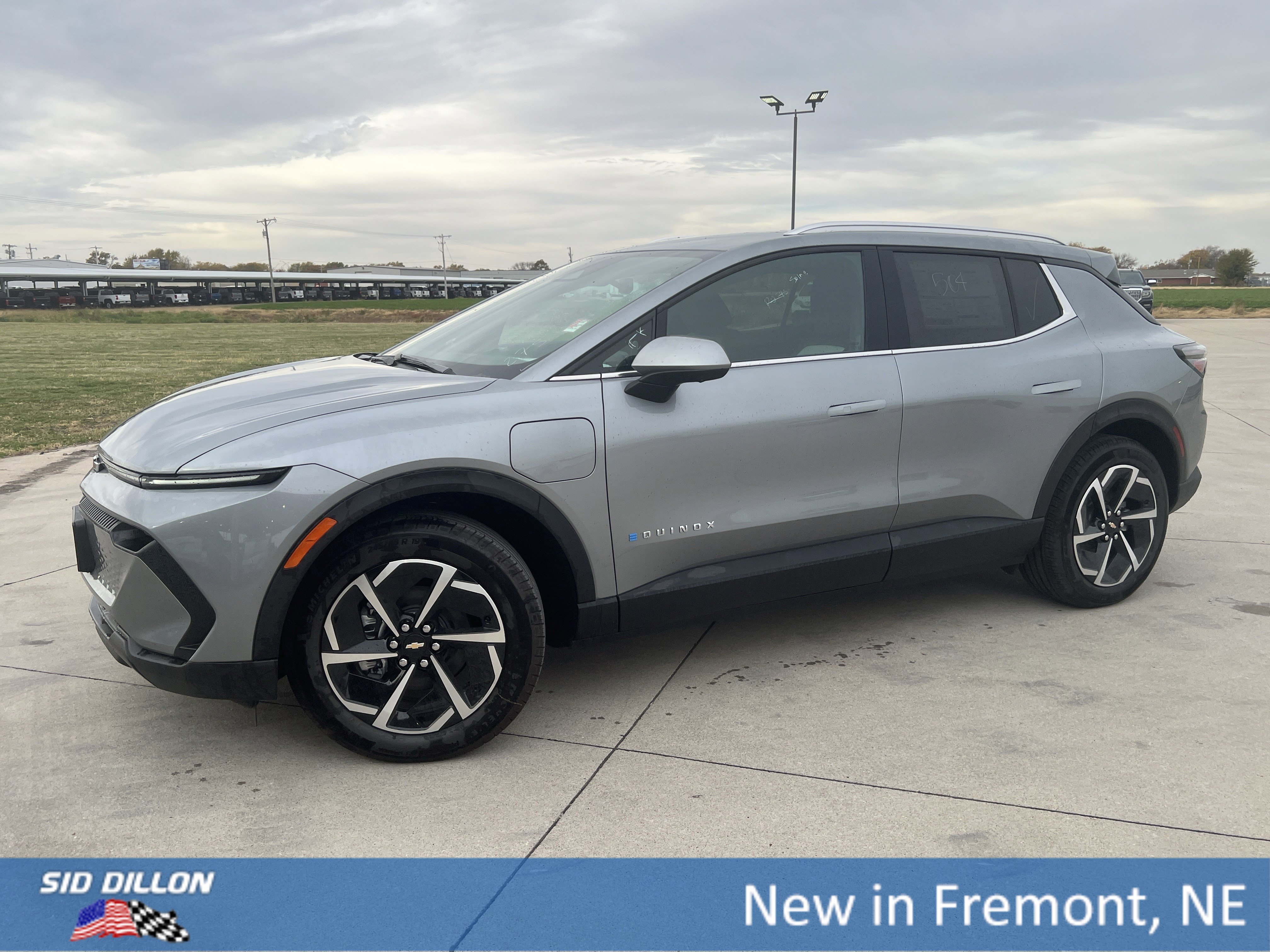 2026 Chevrolet Equinox EV 2LT's photo