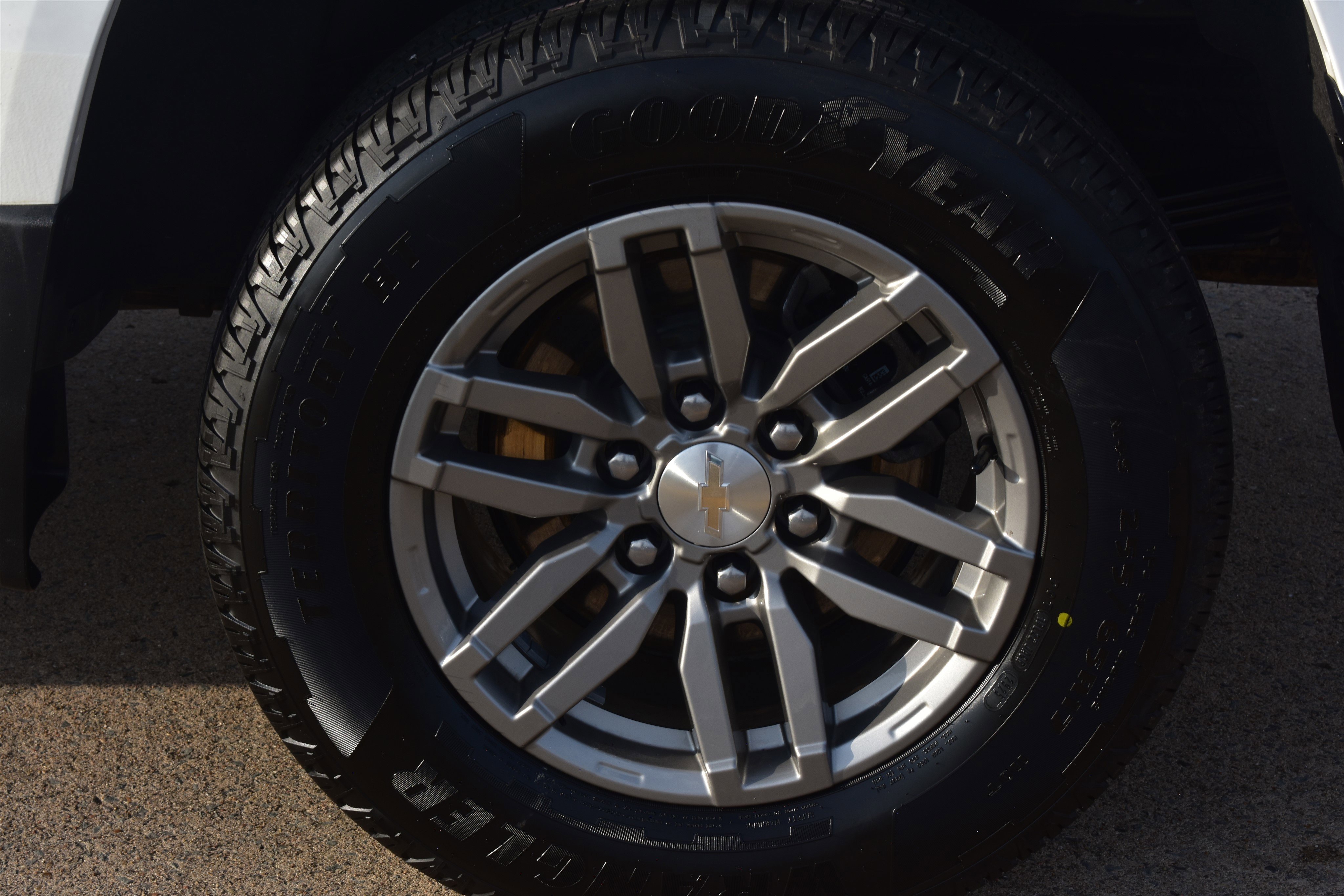 2024 Chevrolet Colorado LT photo 4