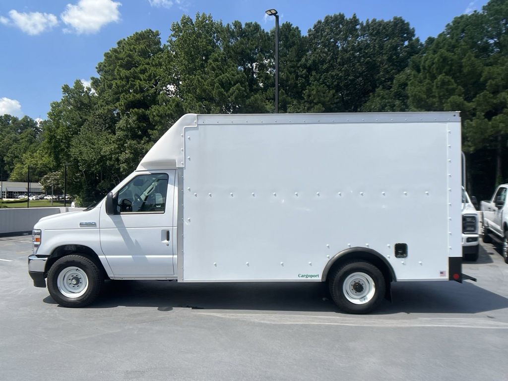 2025 Ford E-350 Base photo 4