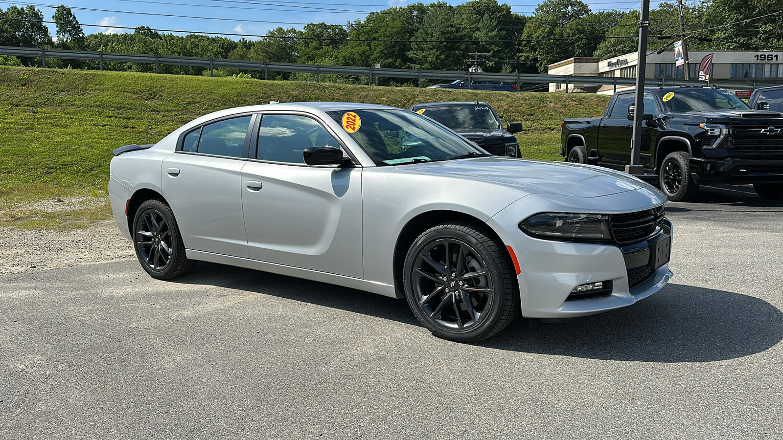 2022 Dodge Charger SXT AWD photo 2