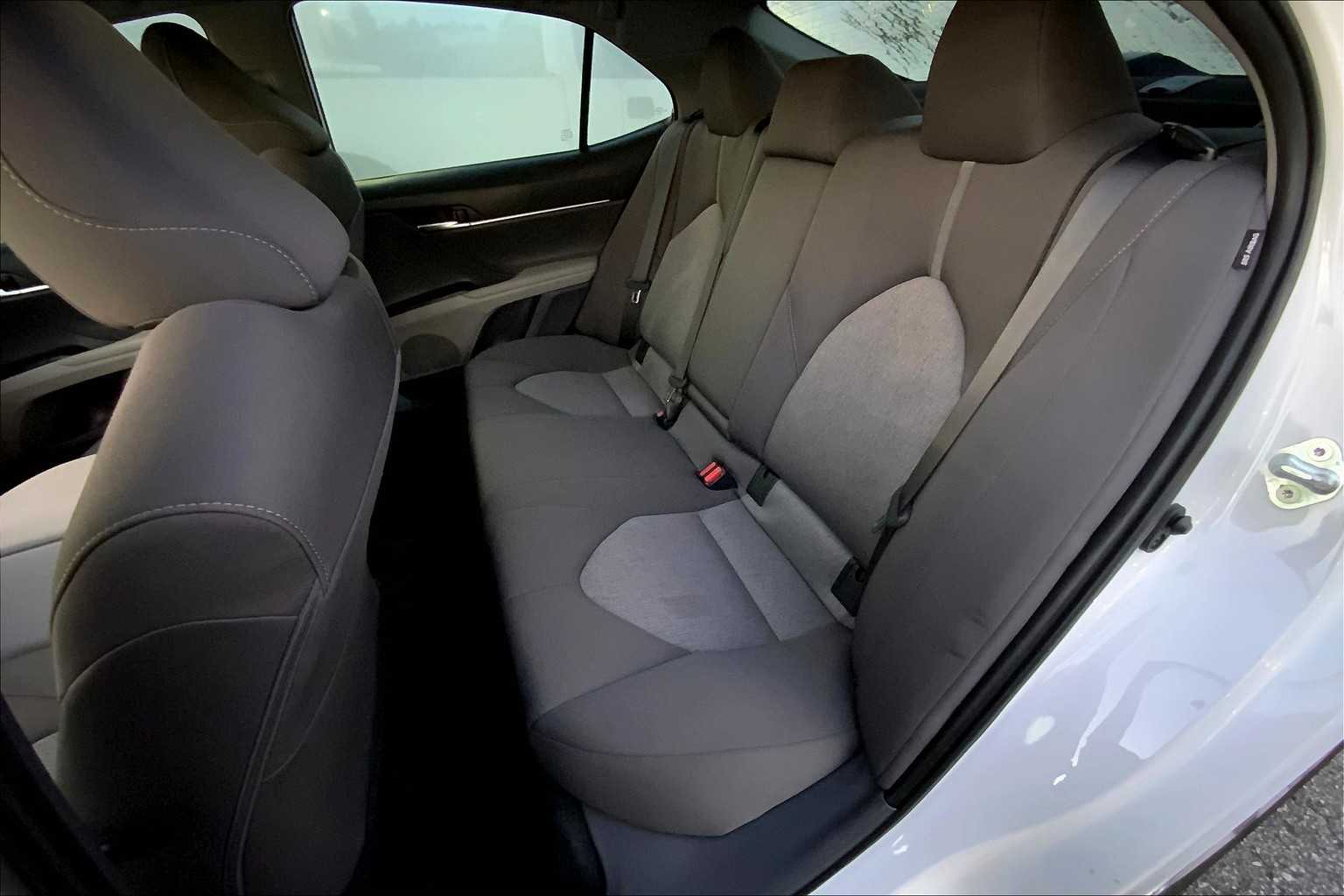 2023 Toyota Camry LE photo 19