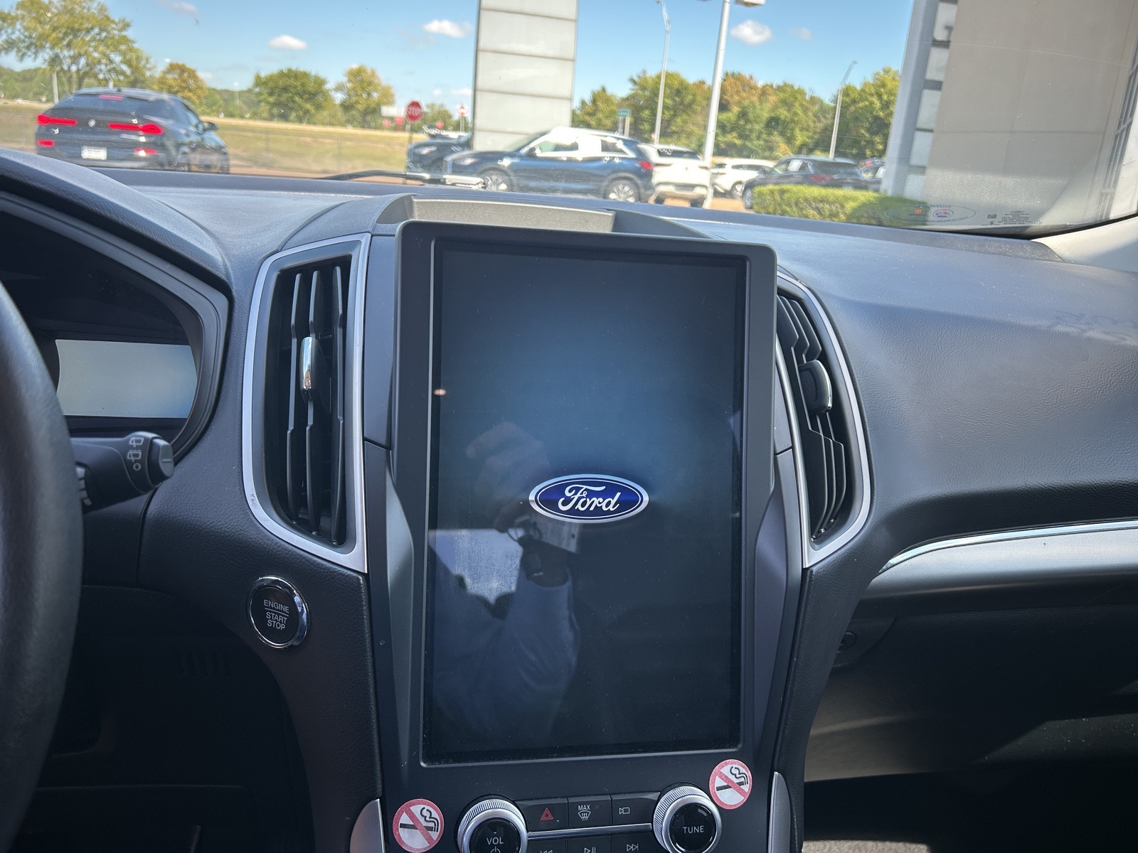 2022 Ford Edge SEL photo 4