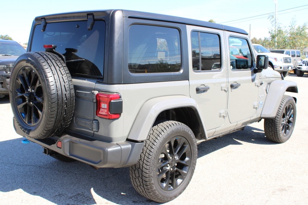 2023 Jeep Wrangler Sahara 4xe photo 4