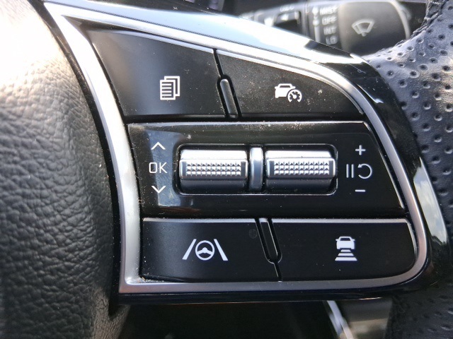 2023 Kia Forte GT-Line photo 11