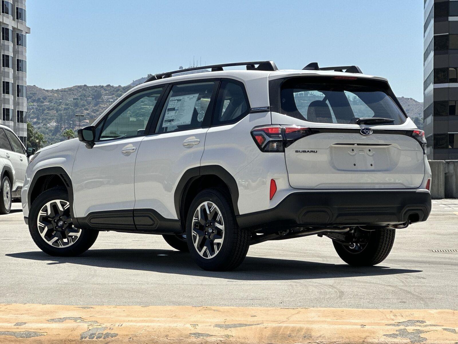 2025 Subaru Forester Base photo 3