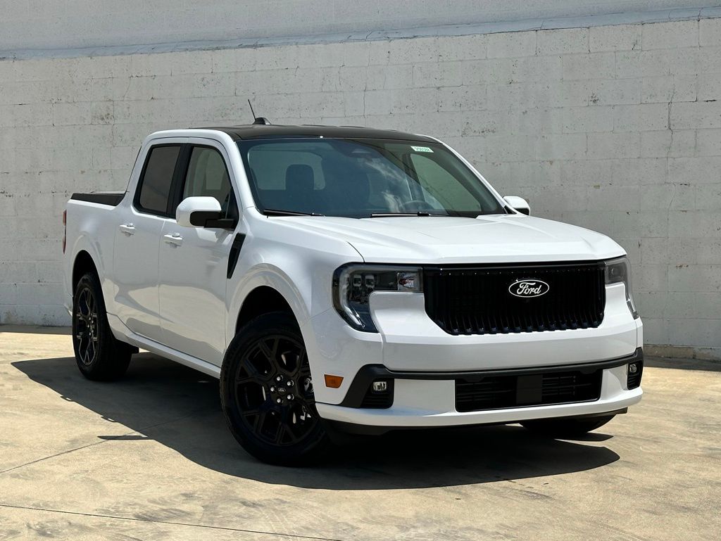 2025 Ford Maverick photo 2