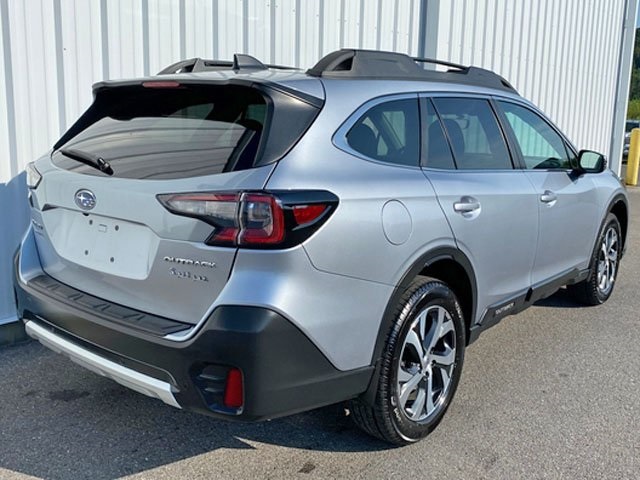2022 Subaru Outback Limited photo 3