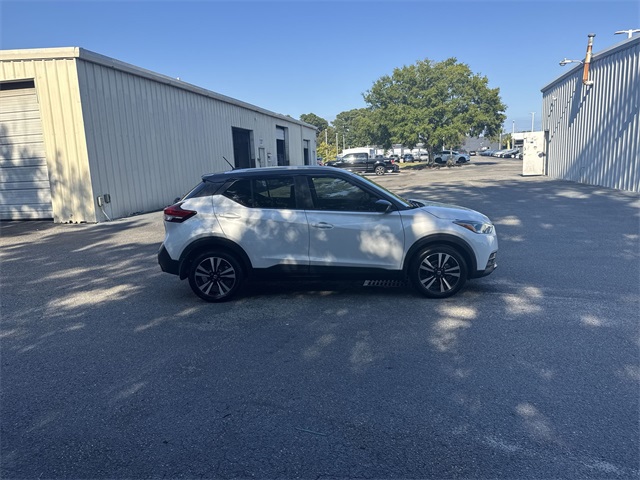 2020 Nissan Kicks SV photo 4