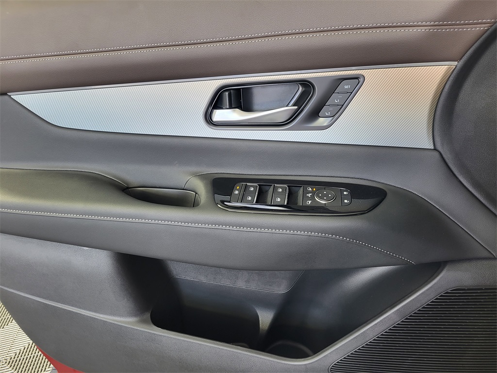 2025 Nissan Murano Platinum photo 10