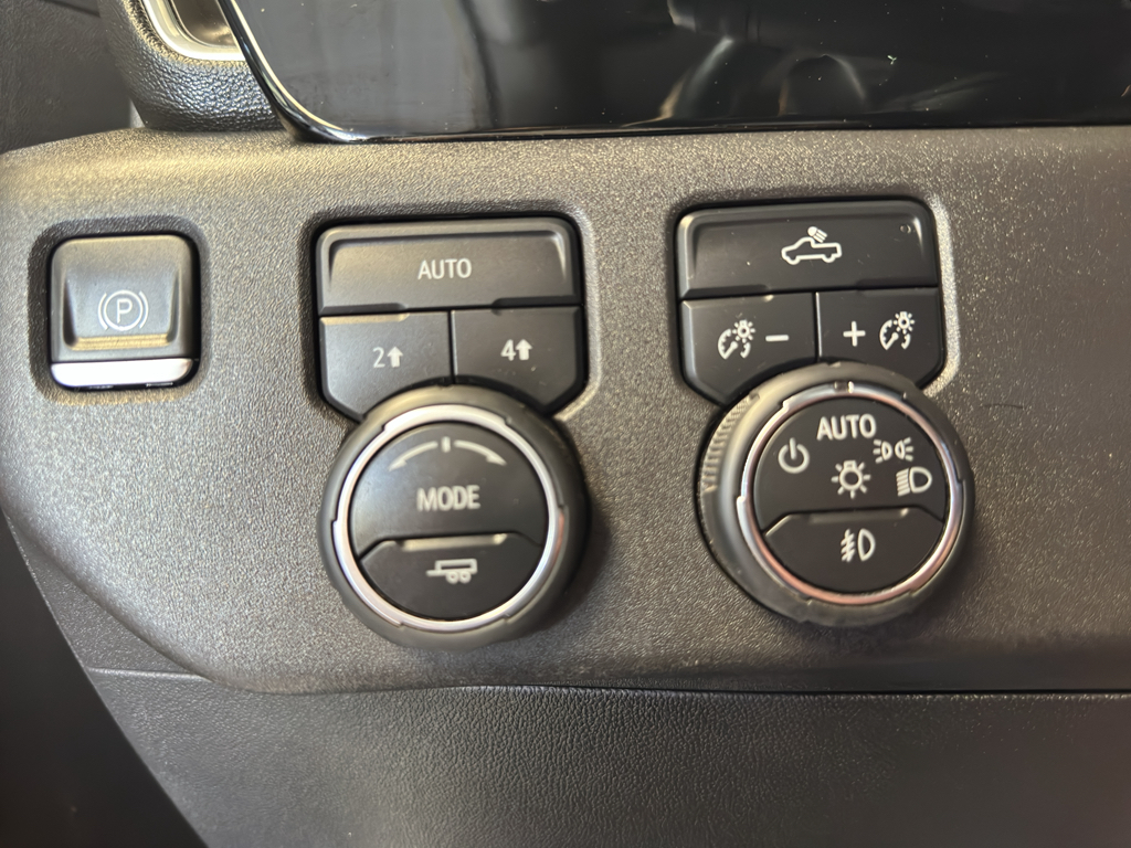 2023 Chevrolet Silverado 1500 RST photo 10