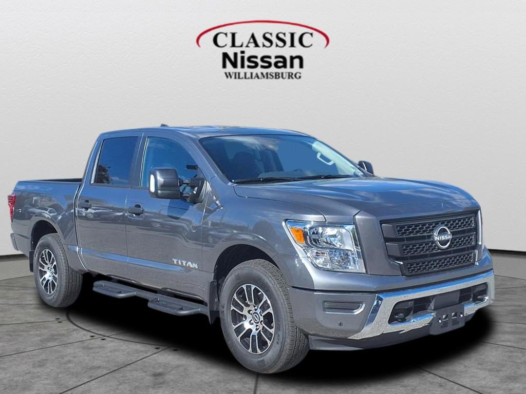 2024 Nissan Titan SV's photo