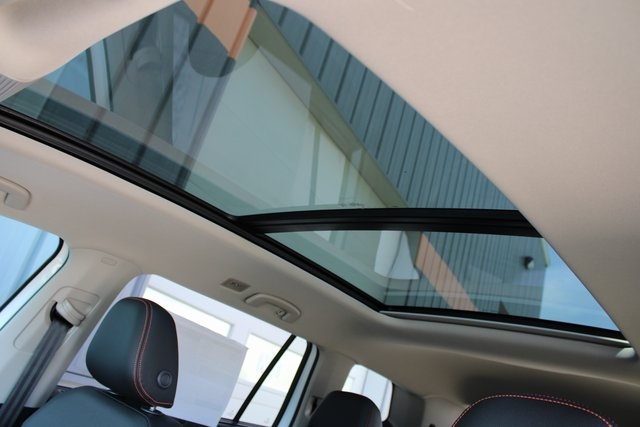 2025 Volkswagen Atlas Peak Edition SE photo 5