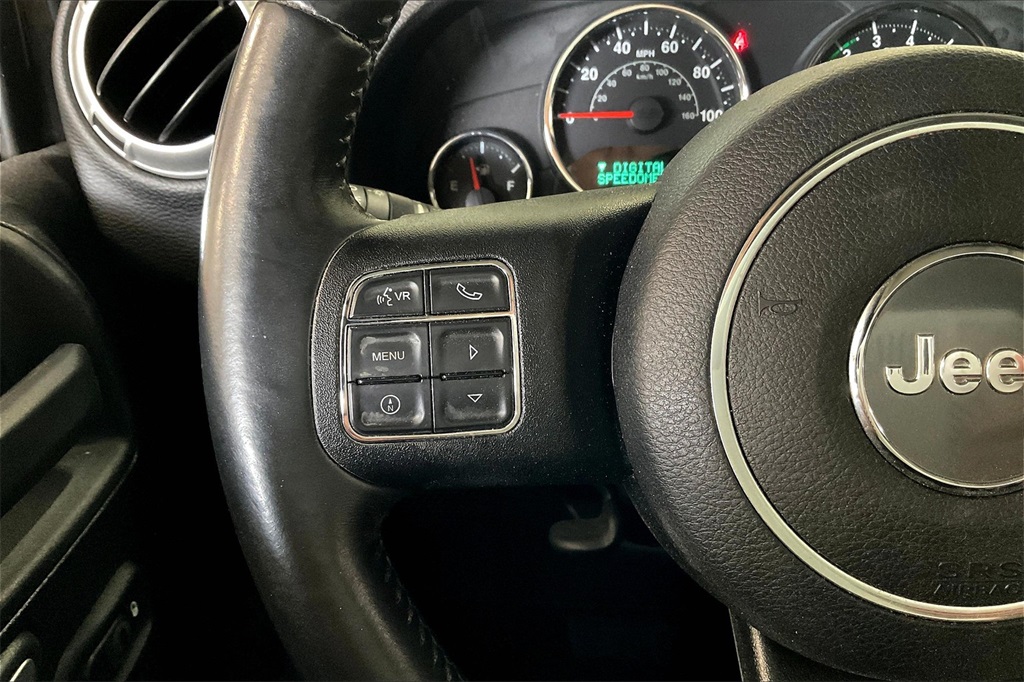 2016 Jeep Wrangler Unlimited Sahara photo 17