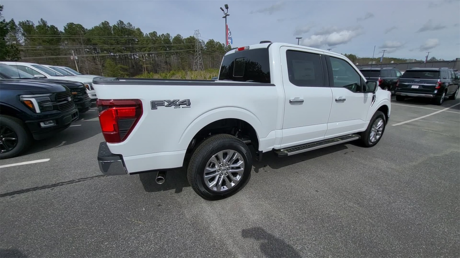 2025 Ford F-150 XLT photo 5