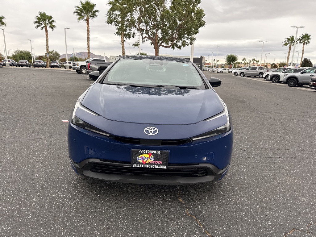 2023 Toyota Prius LE photo 3