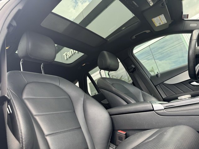 2019 Mercedes Benz GLC 300 photo 9