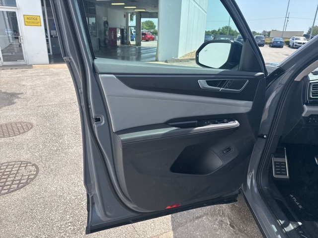 2025 Volkswagen Atlas Peak Edition SE photo 11