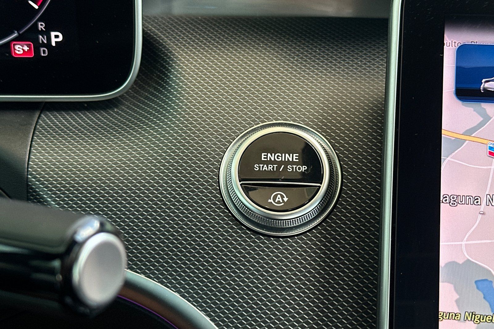 2025 Mercedes Benz C 300 photo 18