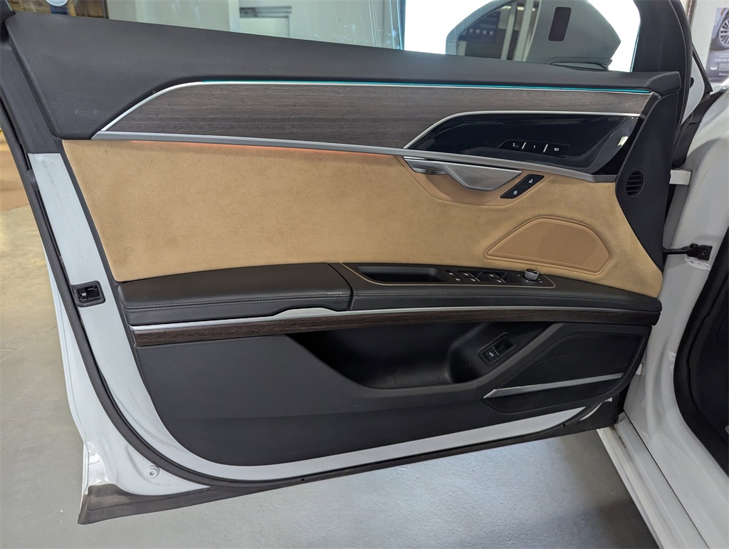 2021 Audi A8 L 55 Quattro photo 16