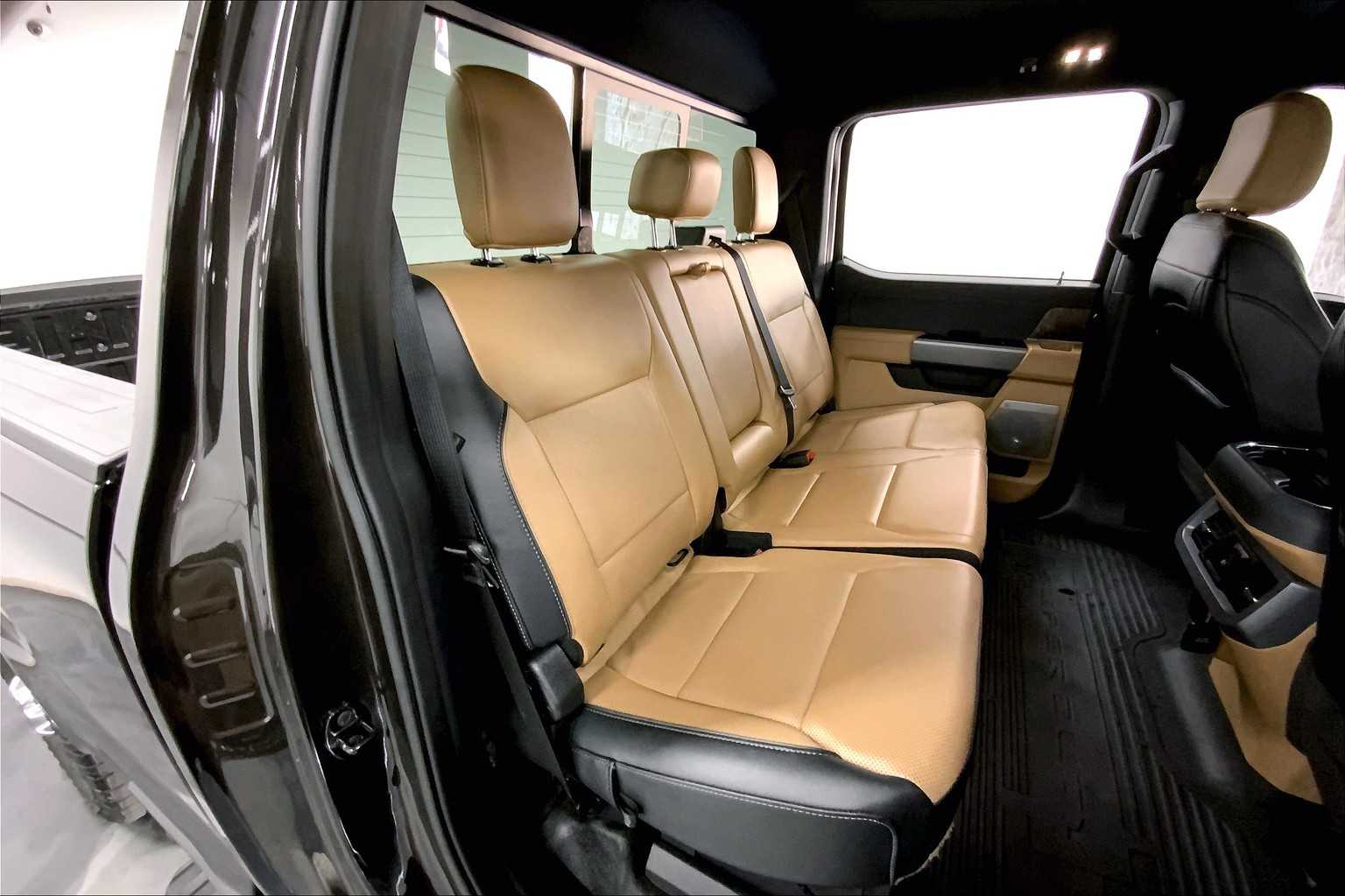 2024 Ford F-350 Lariat photo 17