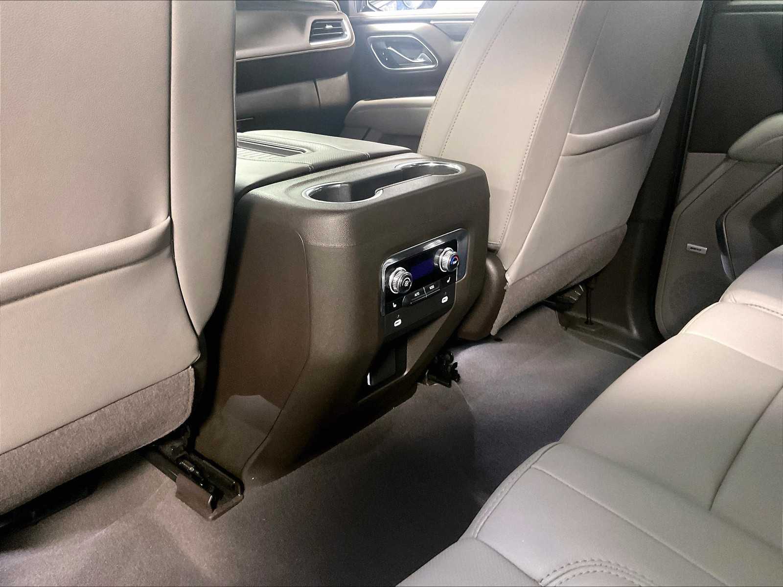 2023 Gmc Yukon SLT photo 28