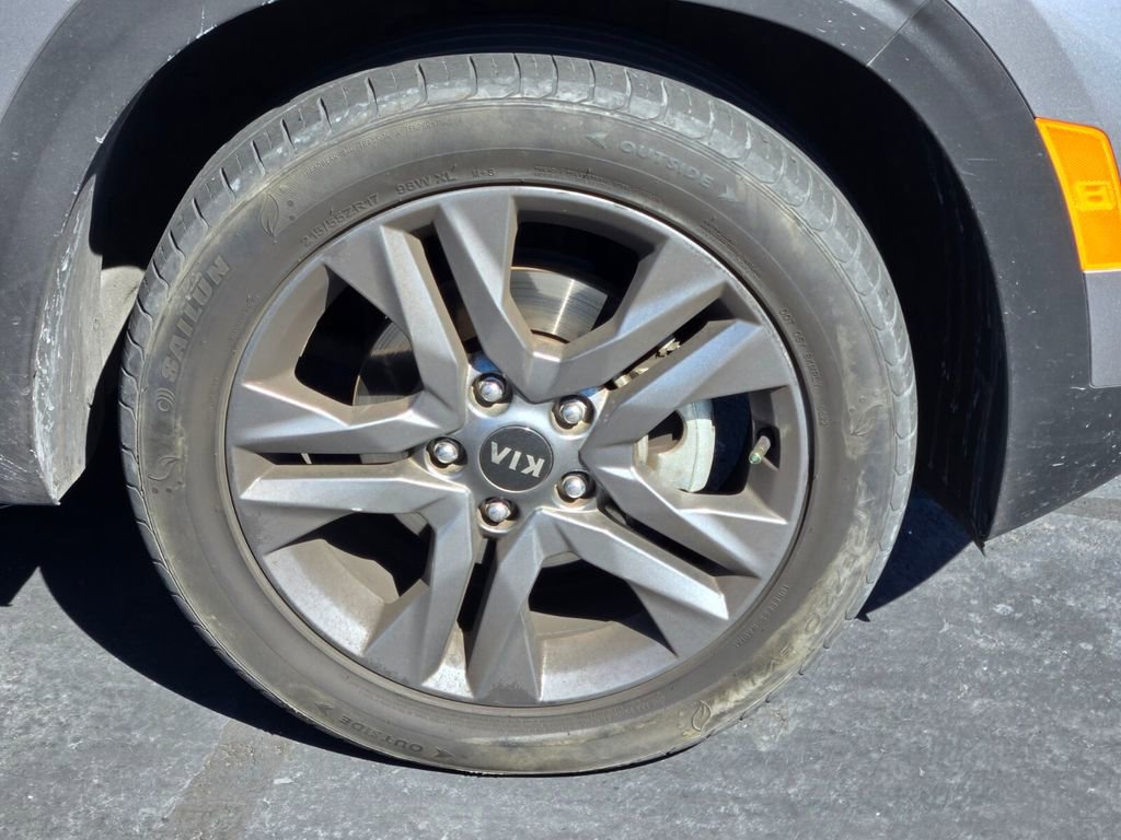 2021 Kia Seltos S photo 3