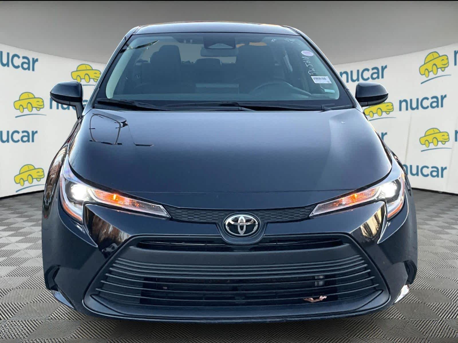 2023 Toyota Corolla LE photo 2