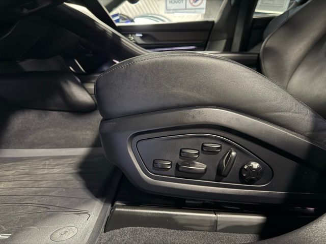 2020 Porsche Taycan Turbo S photo 16