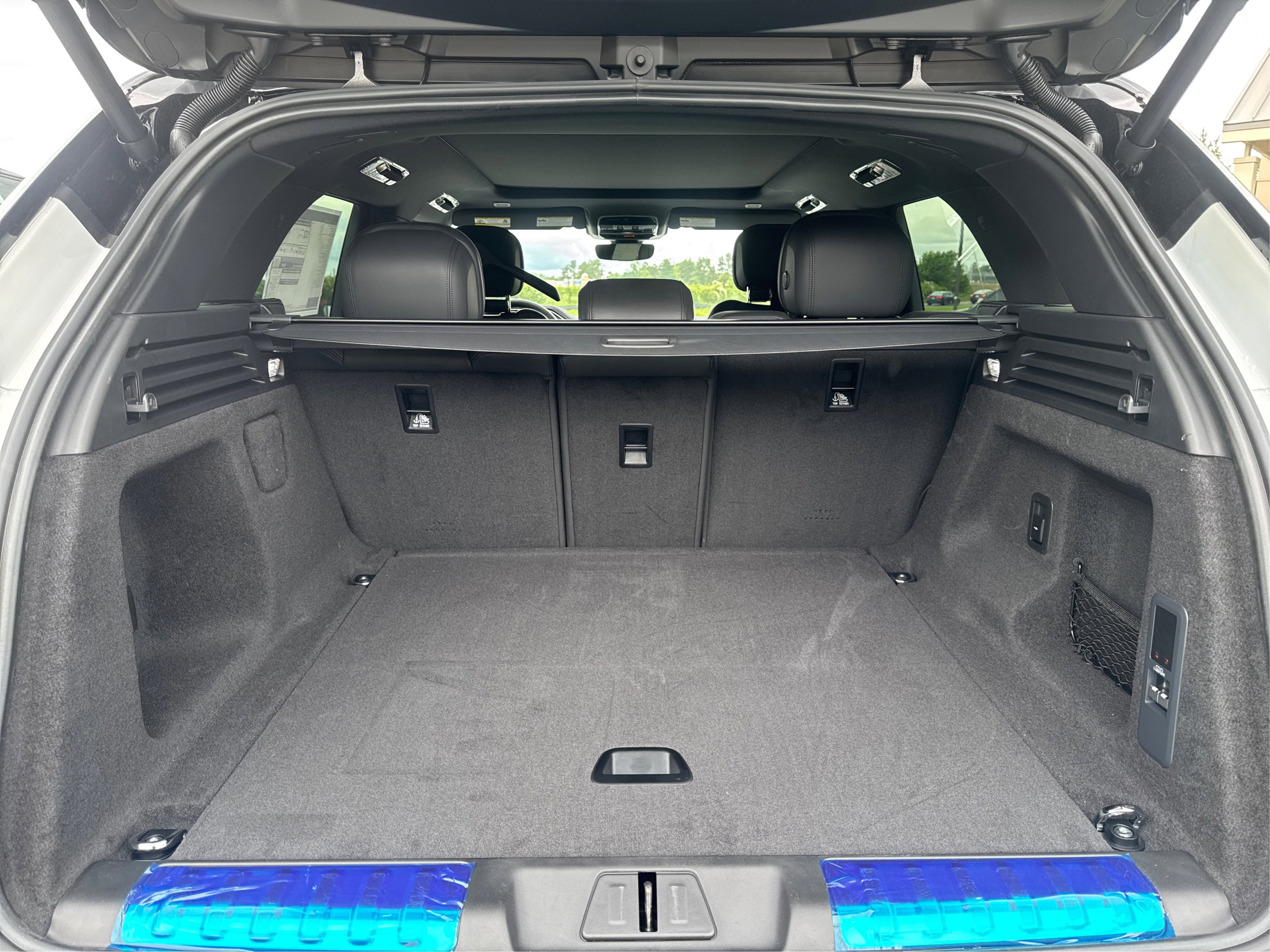 2025 Land Rover Range Rover Sport SE photo 10