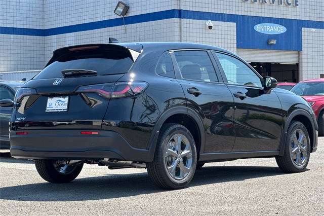 2026 Honda HR-V LX photo 2