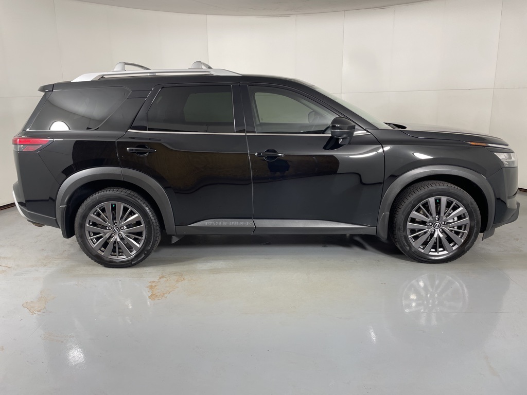 2022 Nissan Pathfinder SL photo 5